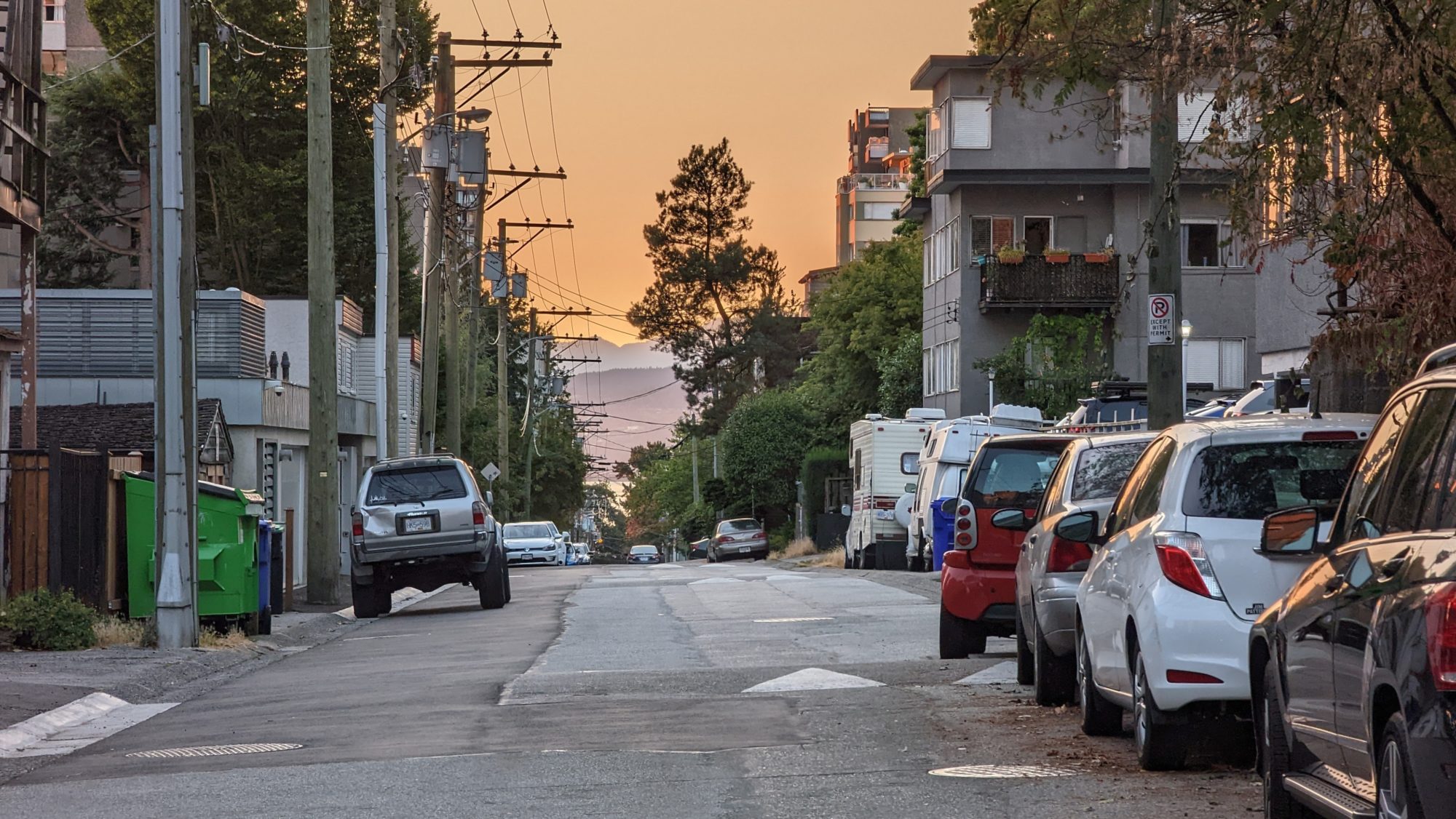 West End alley, sunset