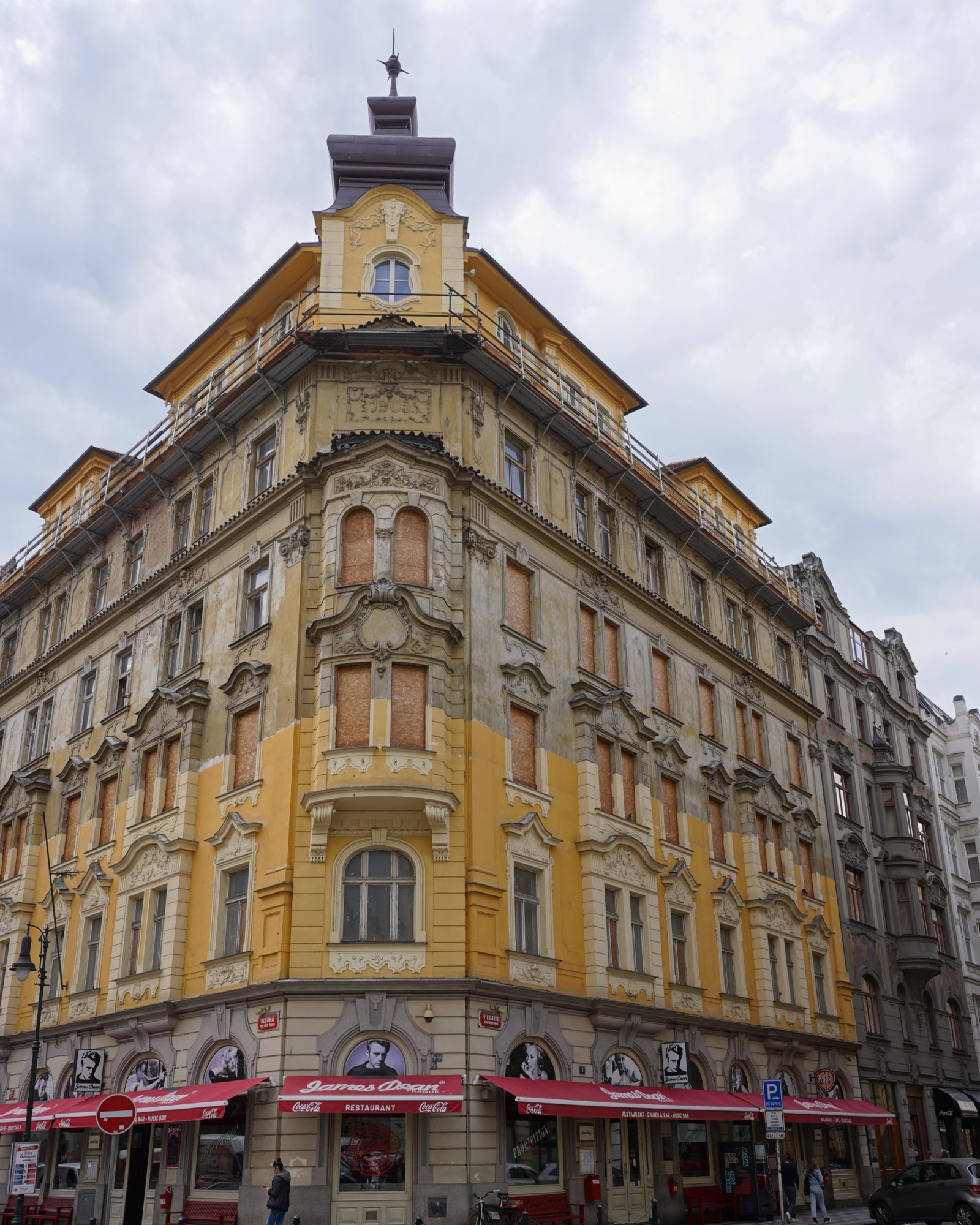 A yellow and grey building